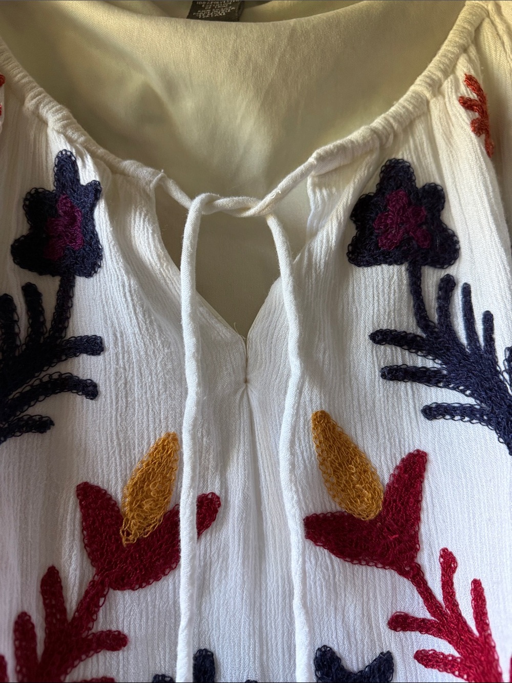 Chelsea & Theodore White Peasant Blouse with Multicolor Floral Embroidery - Picture 5 of 5